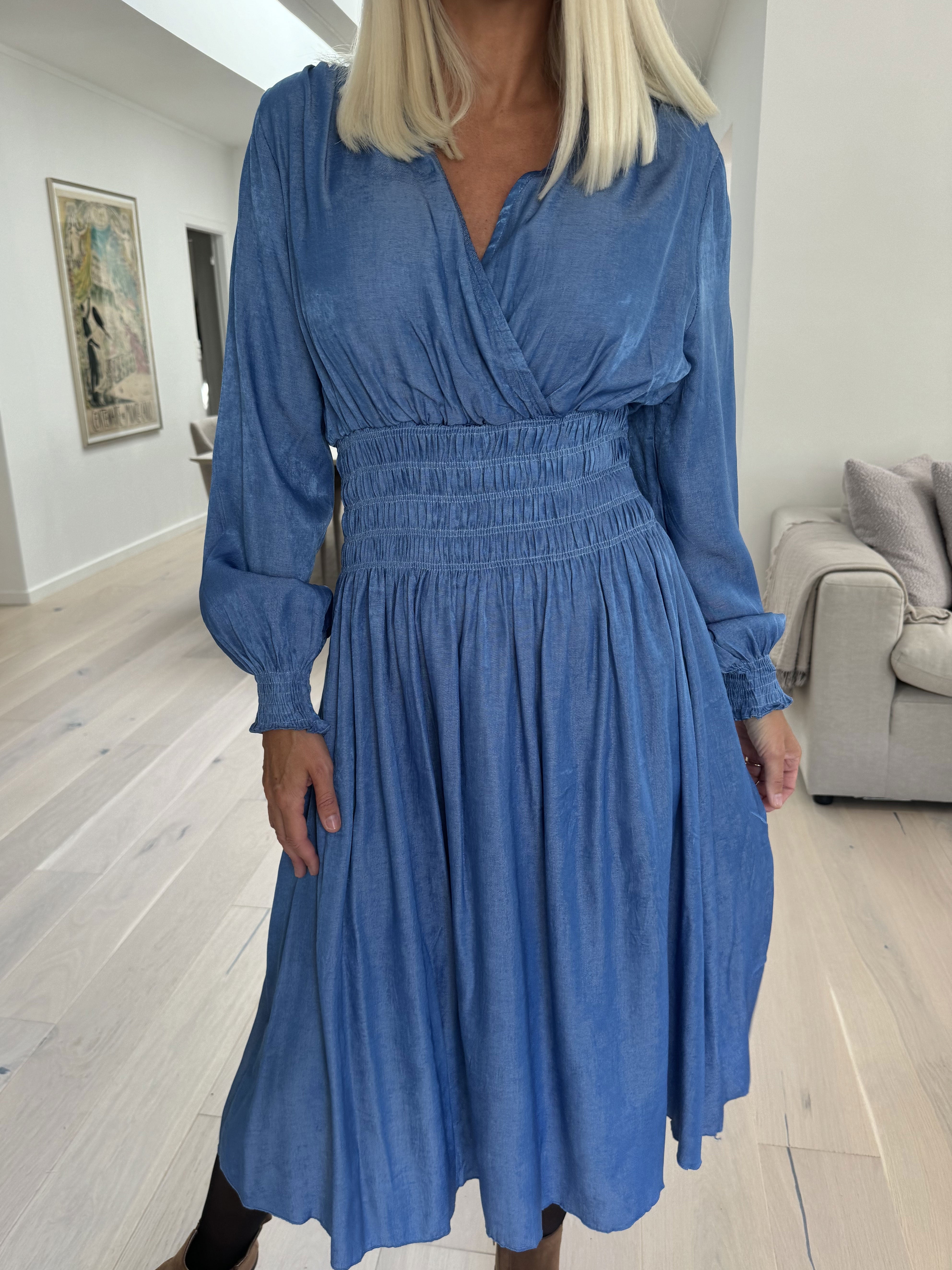 Pams Denim Midi L/S - Klänning med smock i midjan